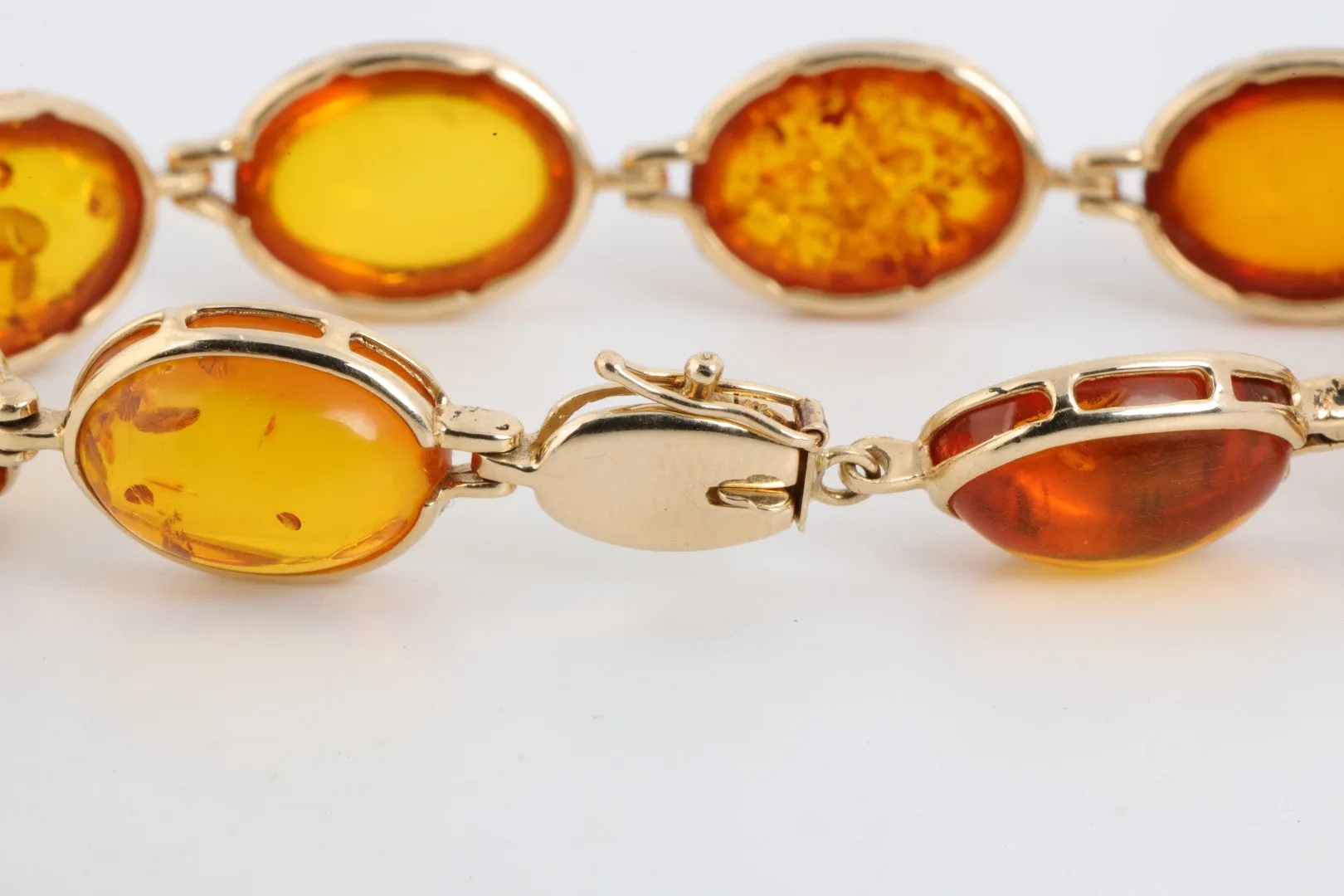 7" 14k Yellow Gold 83.34tcw Amber Bracelet (10.48g.)