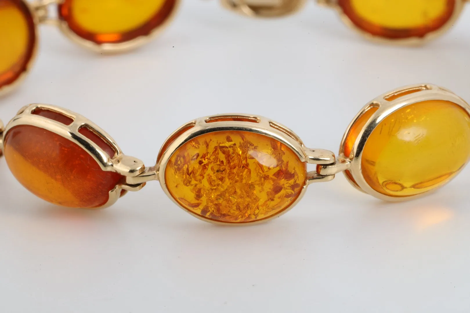 7" 14k Yellow Gold 83.34tcw Amber Bracelet (10.48g.)