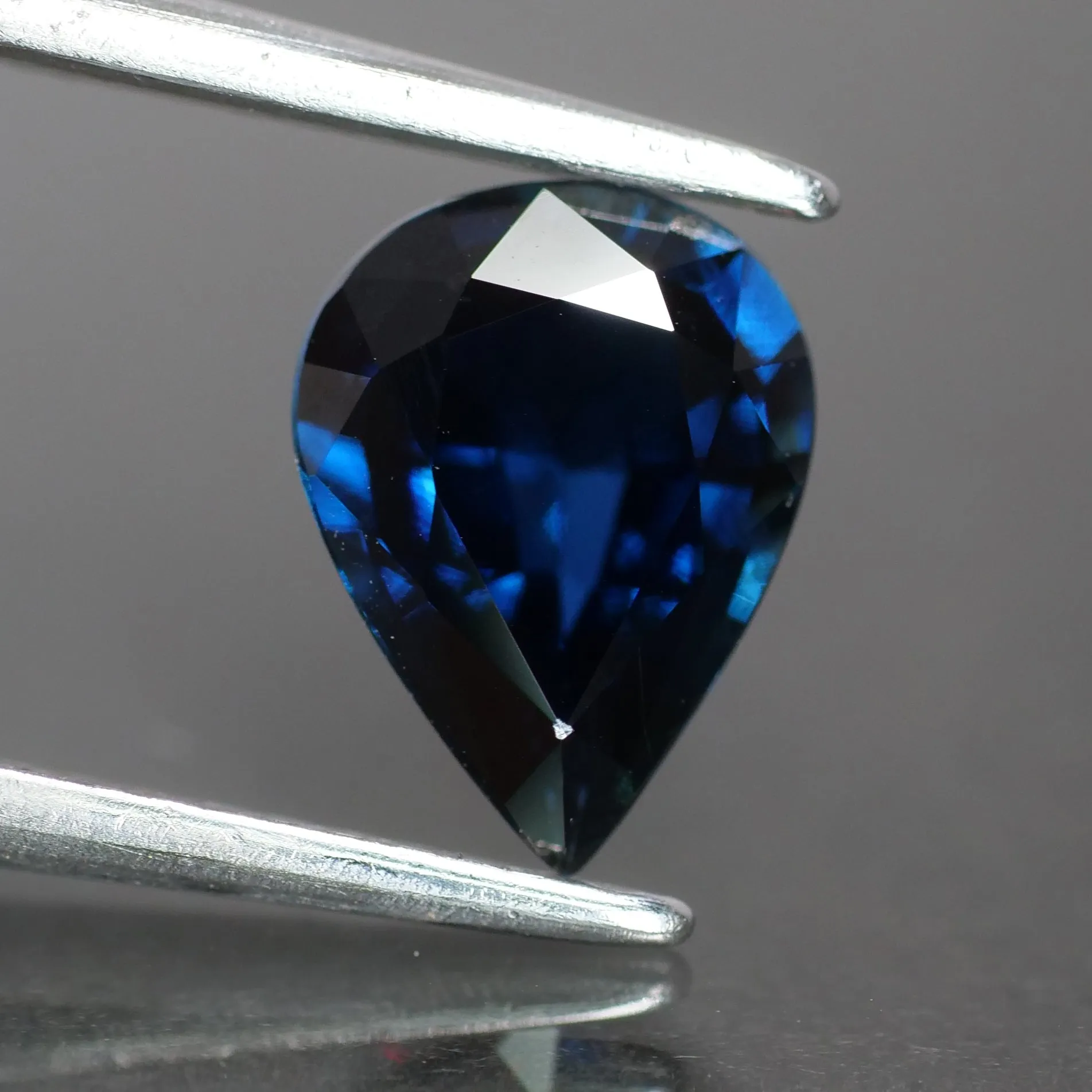 Blue Sapphire | IGI certified | natural, pear cut *8x6 mm, VS, 1.33ct