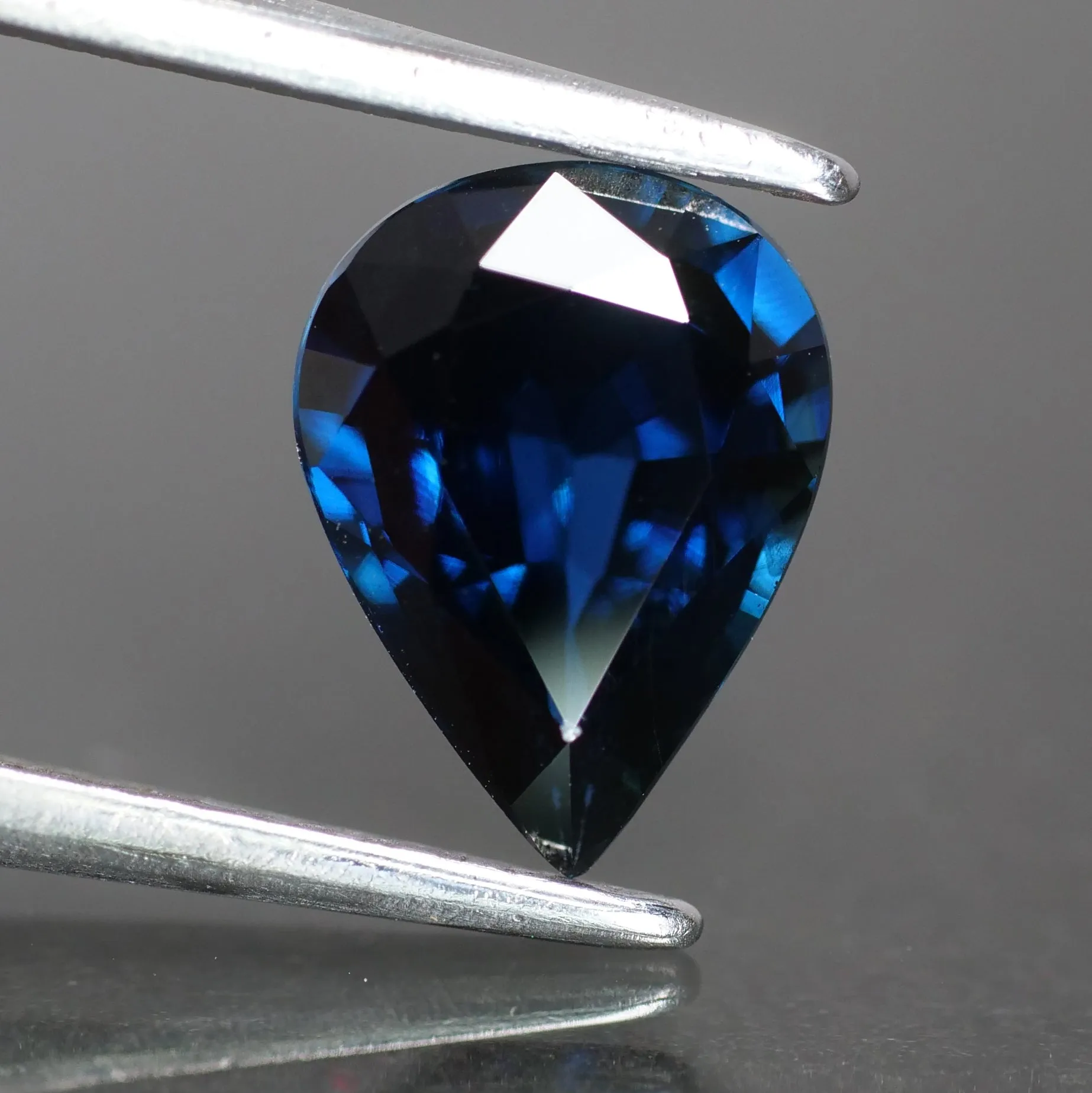 Blue Sapphire | IGI certified | natural, pear cut *8x6 mm, VS, 1.33ct