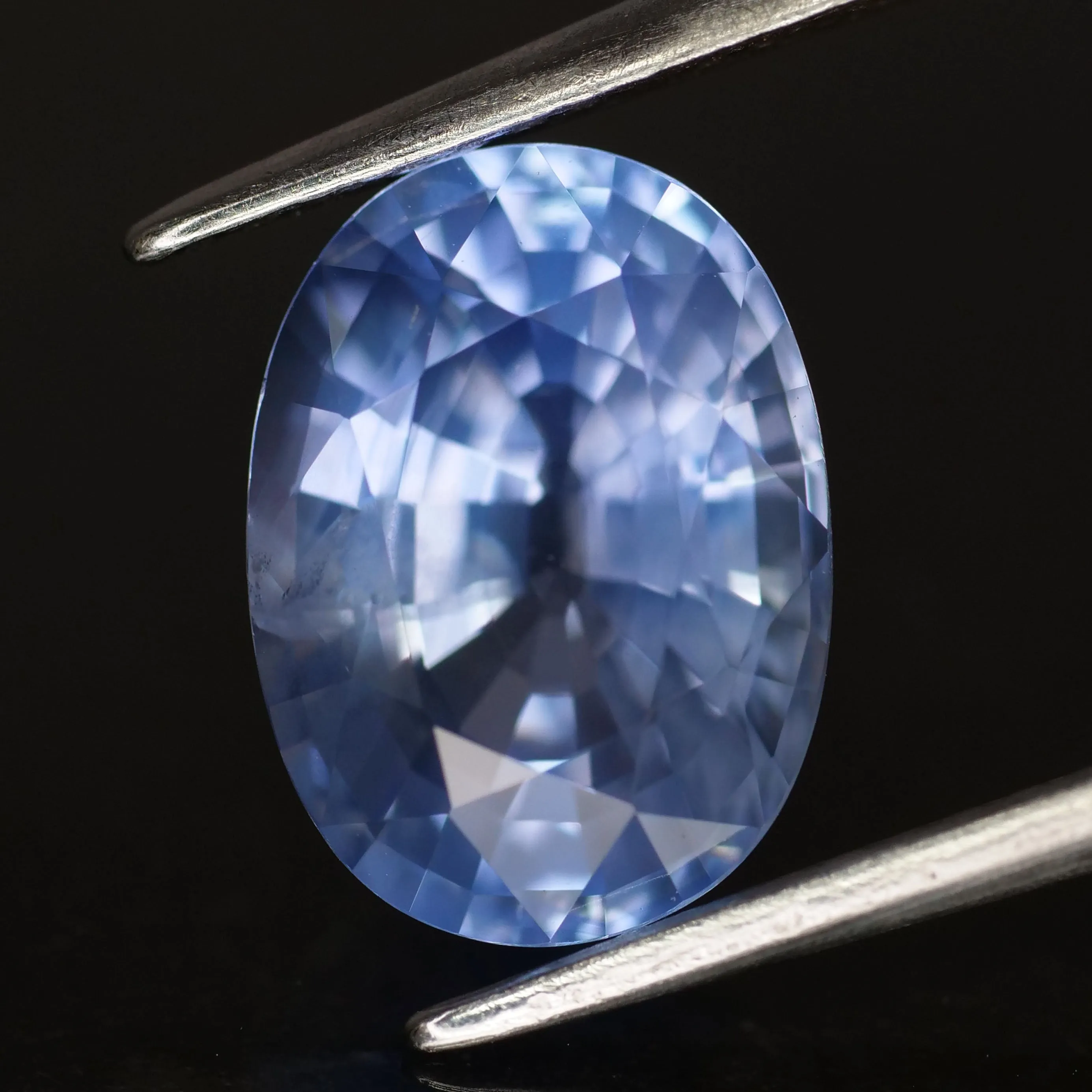 Blue Sapphire | natural, oval cut 10x7 mm, VS, 3.20ct