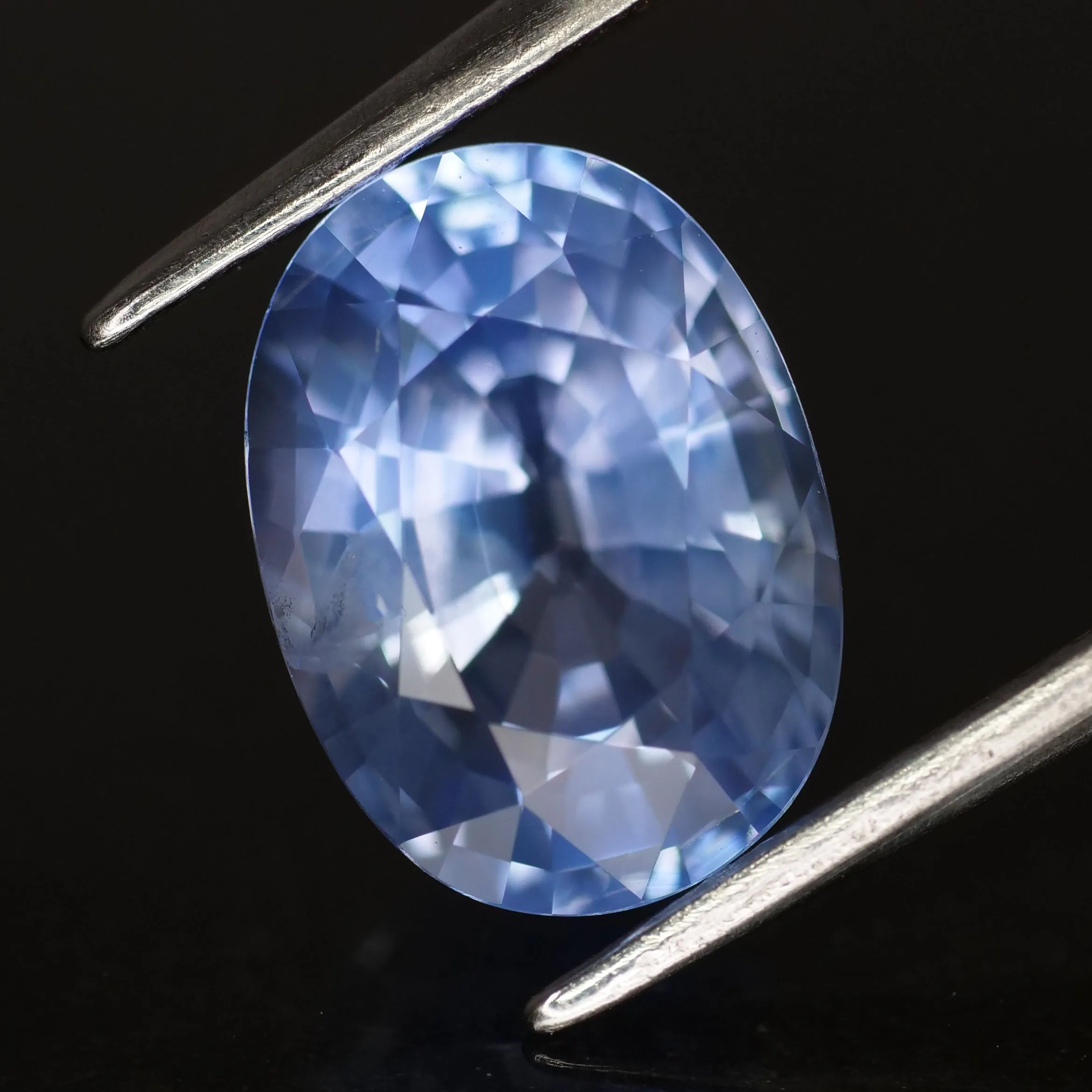 Blue Sapphire | natural, oval cut 10x7 mm, VS, 3.20ct