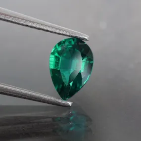 Emerald | Lab-Created Hydrothermal, dark, pear cut 7 x 5mm, VS 0.7ct