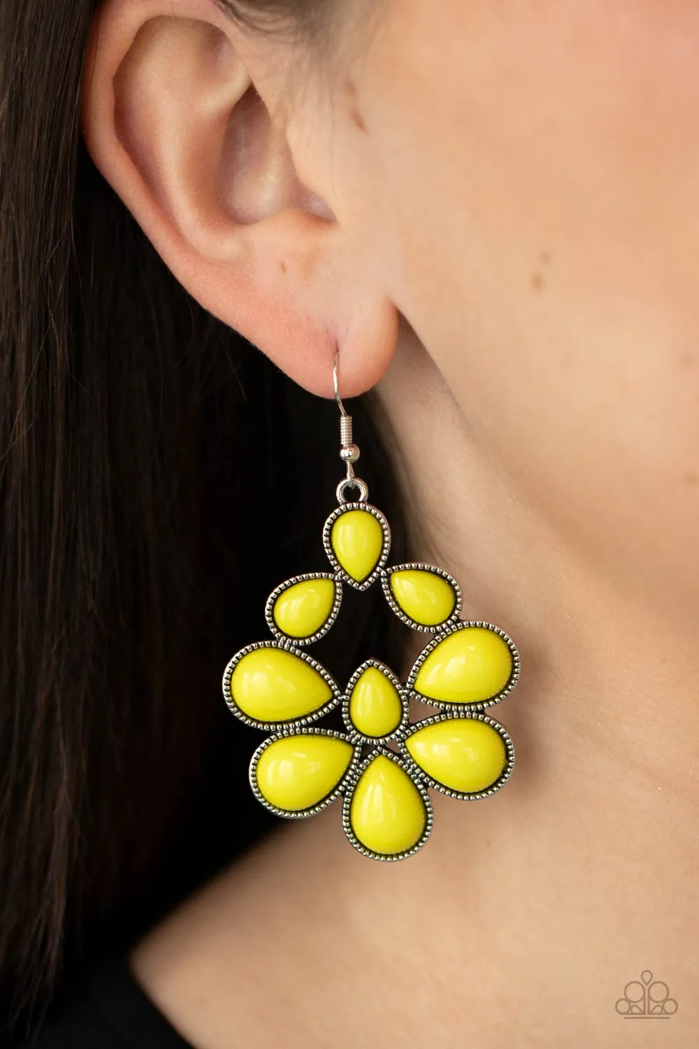 In Crowd Couture - Yellow Earring