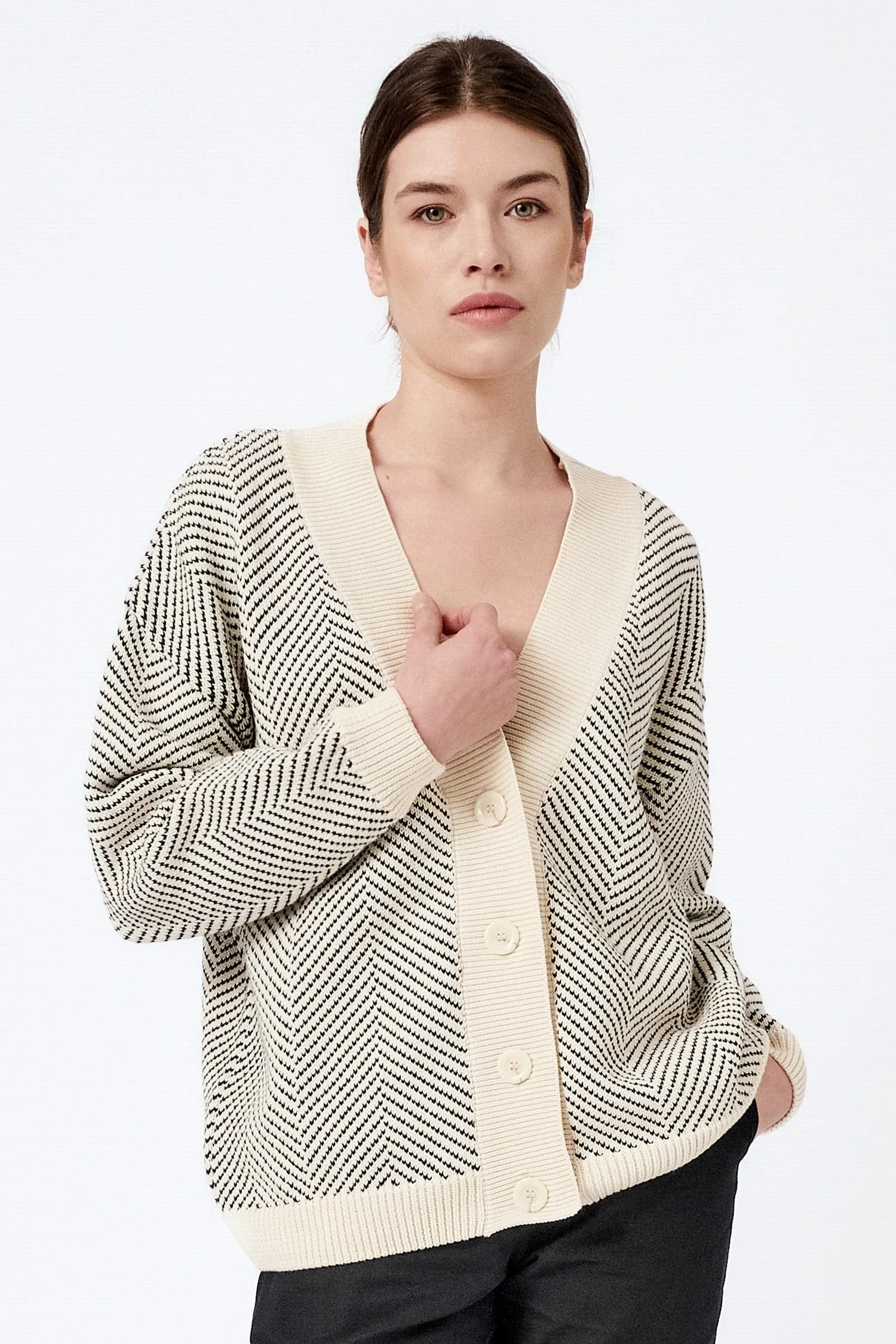 Knitted Herringbone Organic Cotton Cardigan | Cream & Black