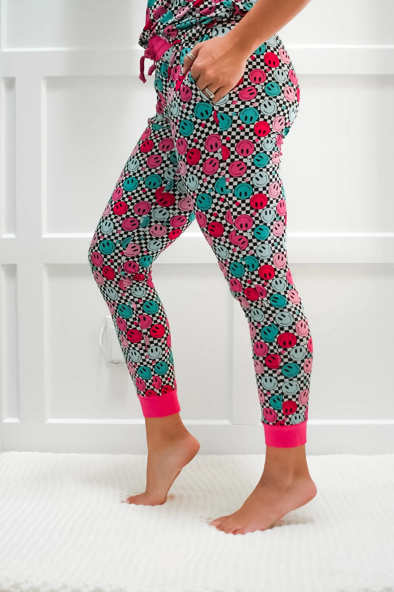 MAMA JOGGERS- Pink Smiles Check