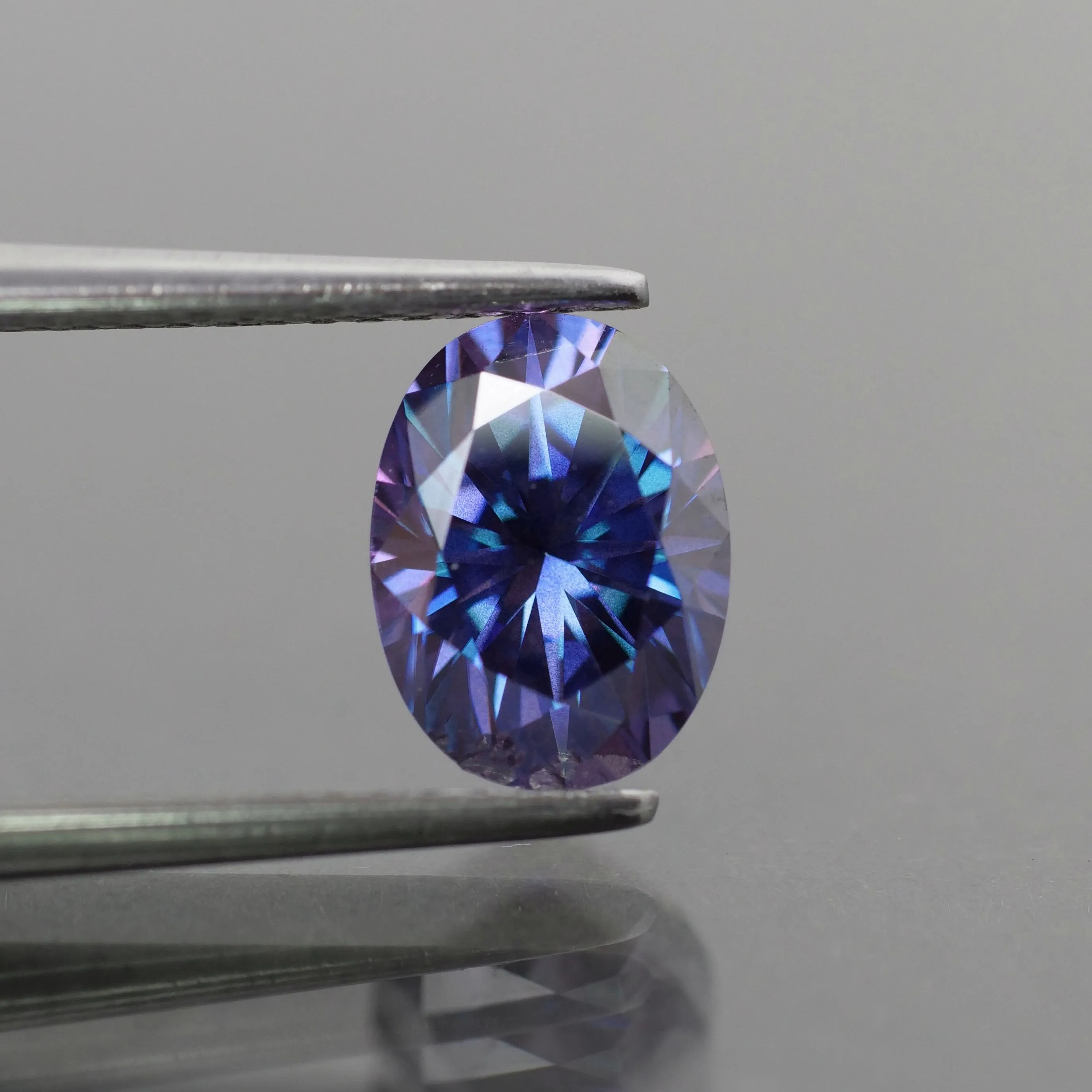 Moissanite blue | oval cut 8x6 mm, VS, 1.49 ct