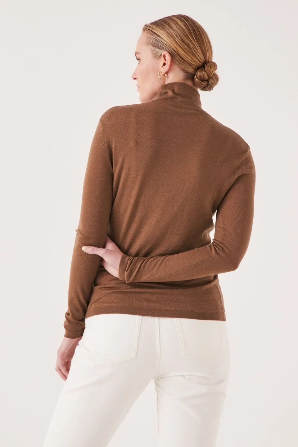 Roll Neck Caramel Wool Thin Knit