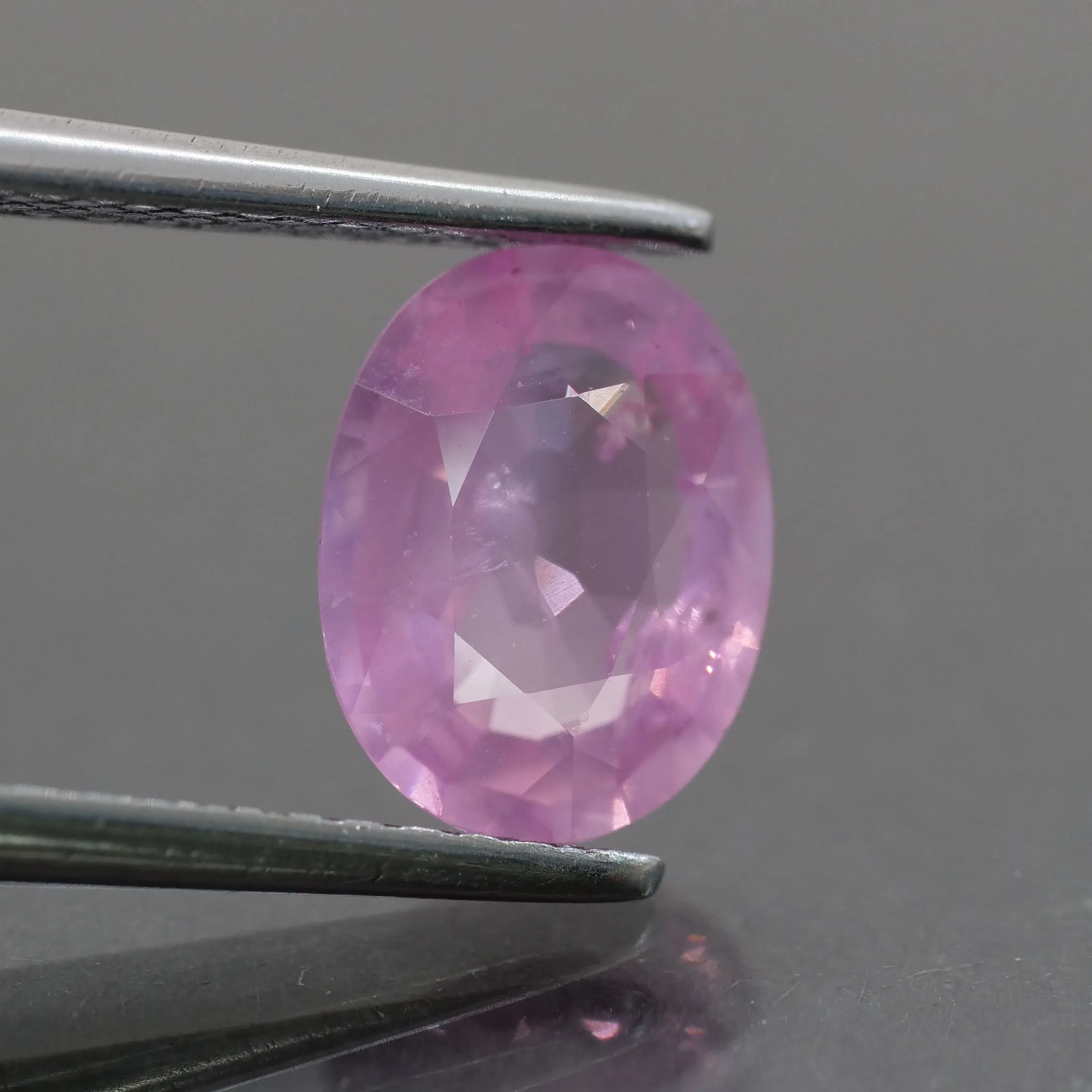 Sapphire | natural, pink, oval cut 8x6 mm, 1.47ct, Mozambique