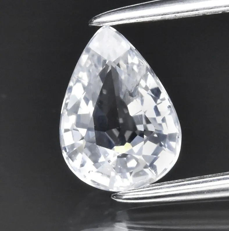 Sapphire white (colourless) pear shape VS *7x5mm 0.6 ct