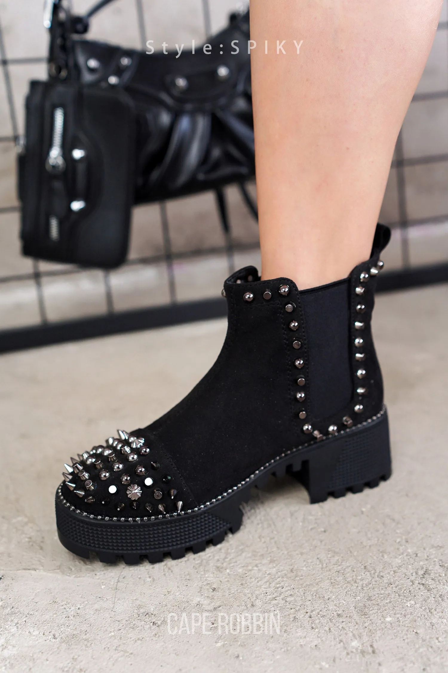 SPIKY-FB - BLACK