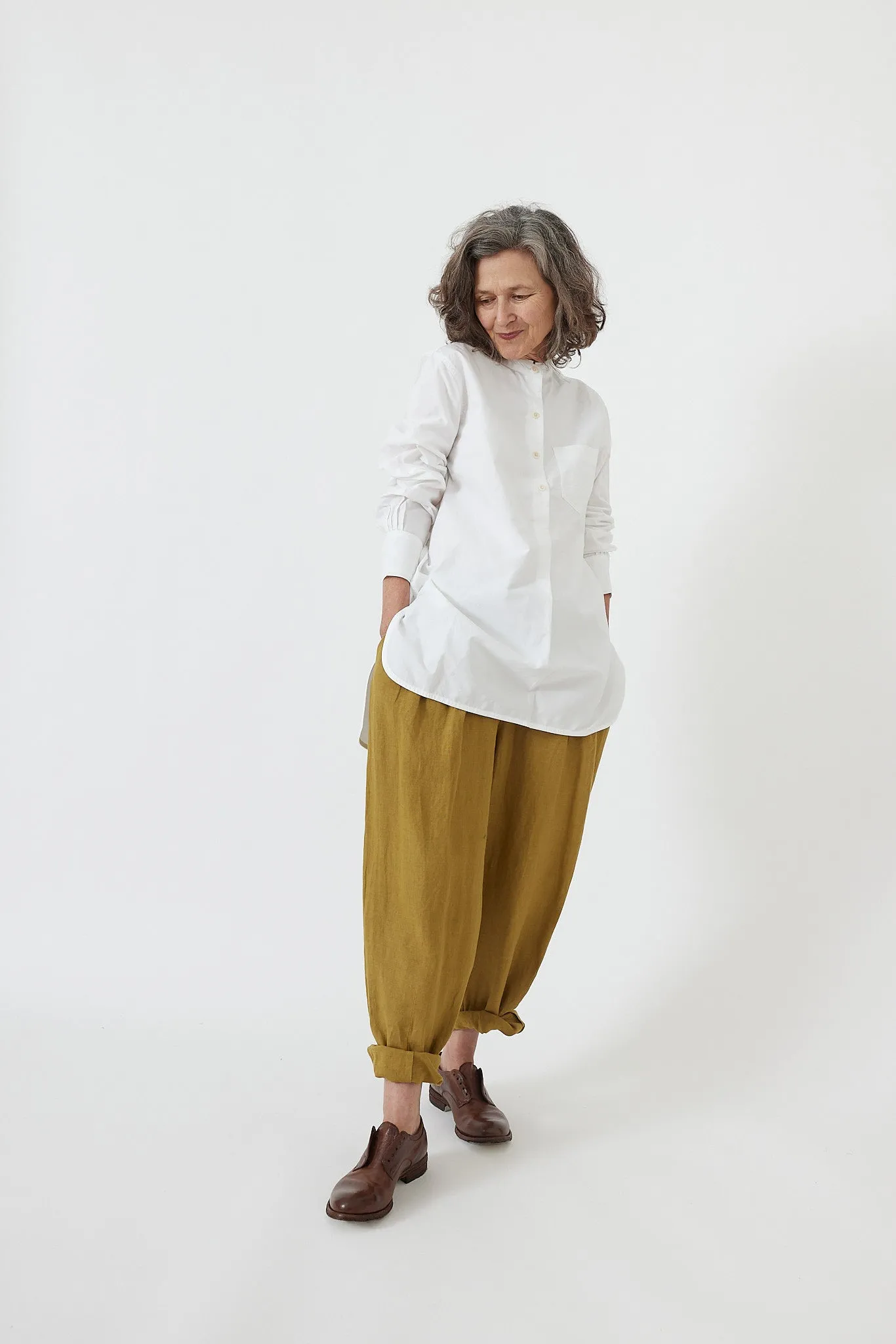 Toast - Garment Dyed Linen Balloon Trousers