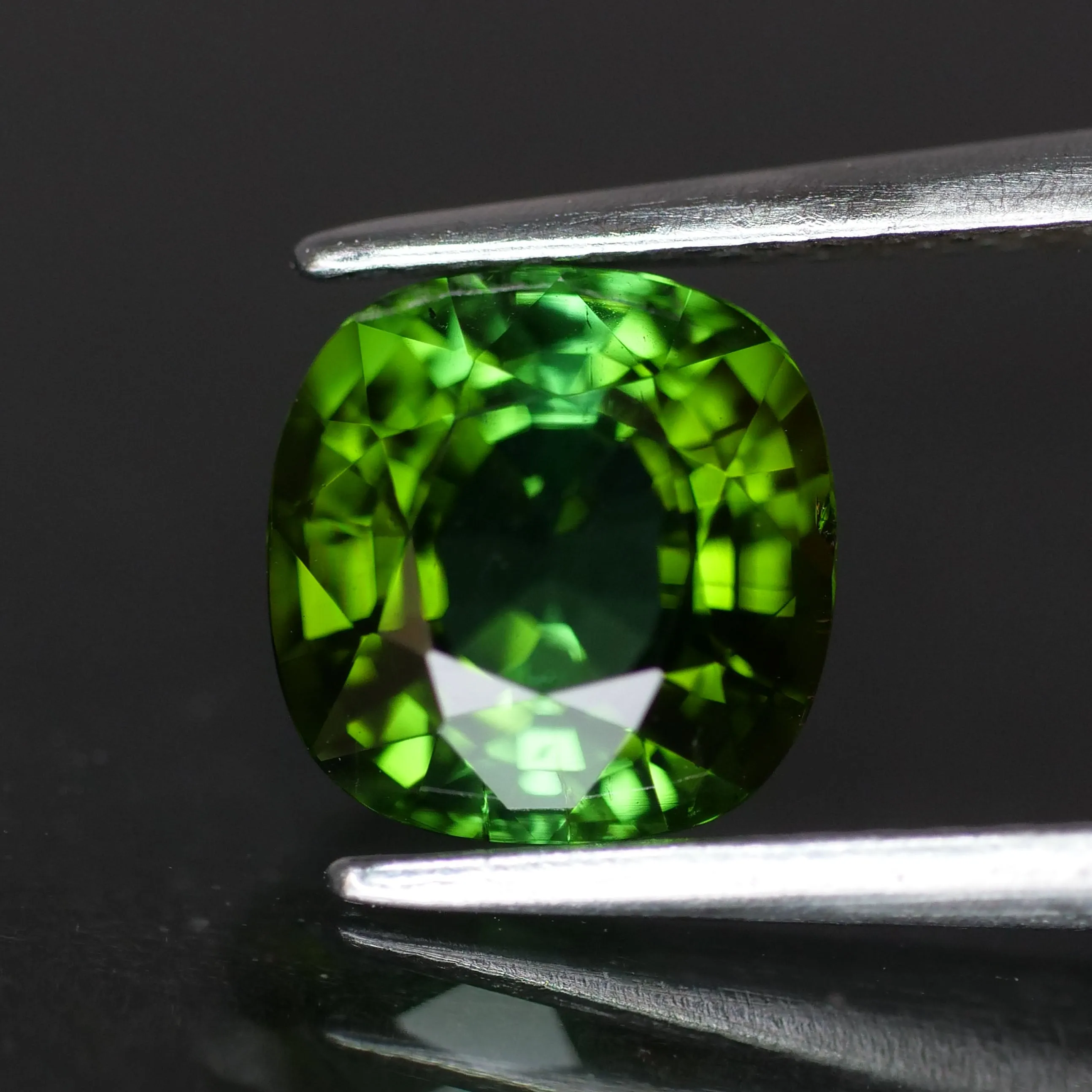 Tourmaline | green color, cushion cut, 7mm, *1.6 ct, VS